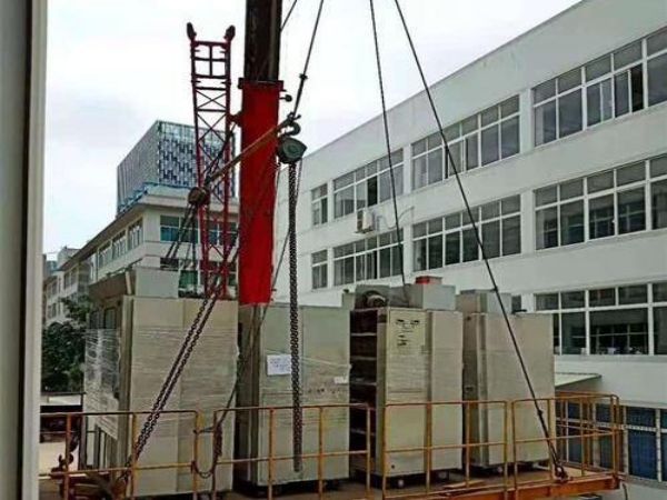 西平县吊车电话_吊车租赁：吊车在停车时应注意